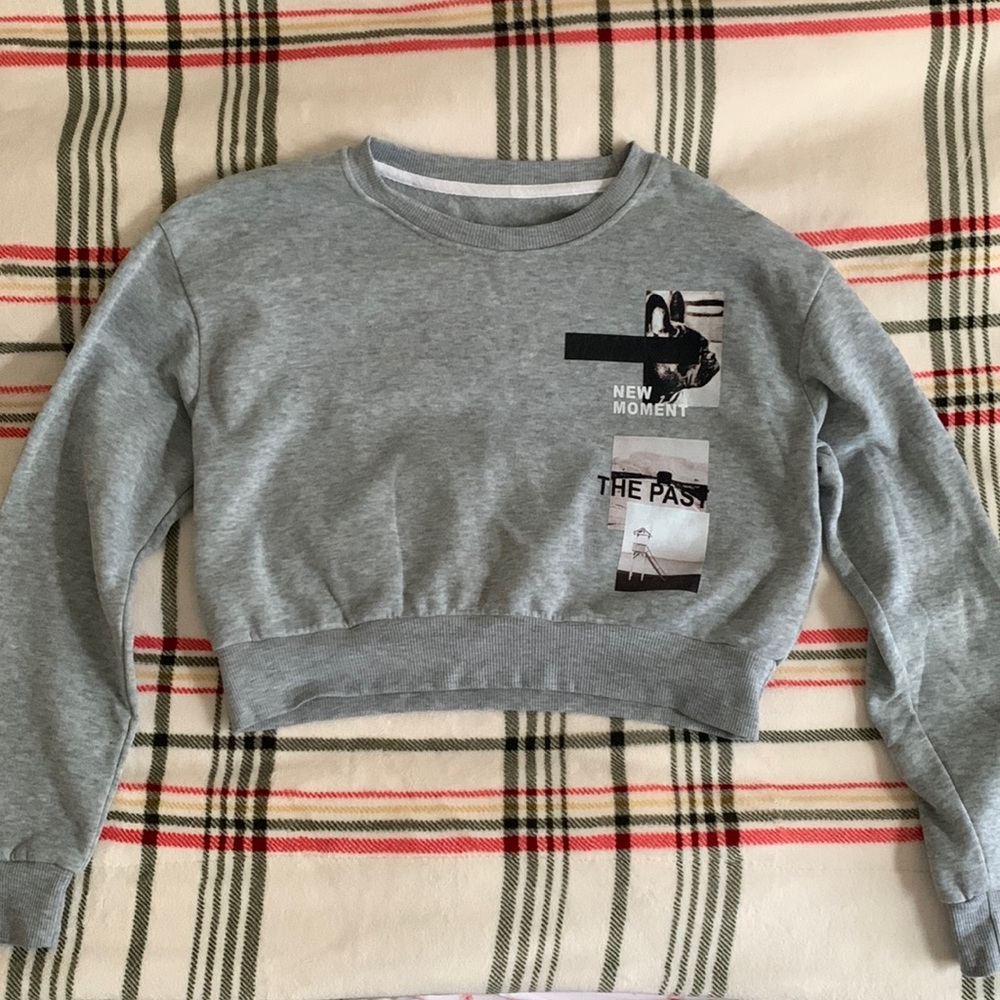 Grey Graphic Crop Top